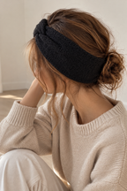Bandeau d’hiver – Uni et doux – photo portée, lumière naturelle